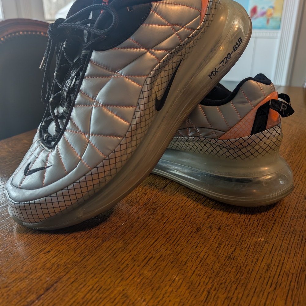 Nike Men's Air Max 720-818